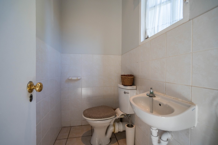 5 Bedroom Property for Sale in West Bank Eastern Cape